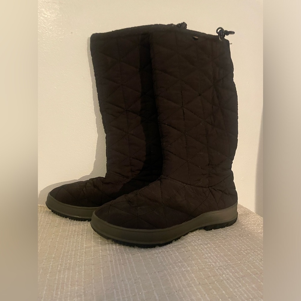 Bogs Womens Snowday Tall Insulated Lined Boots SIze 8 Waterproof Brown